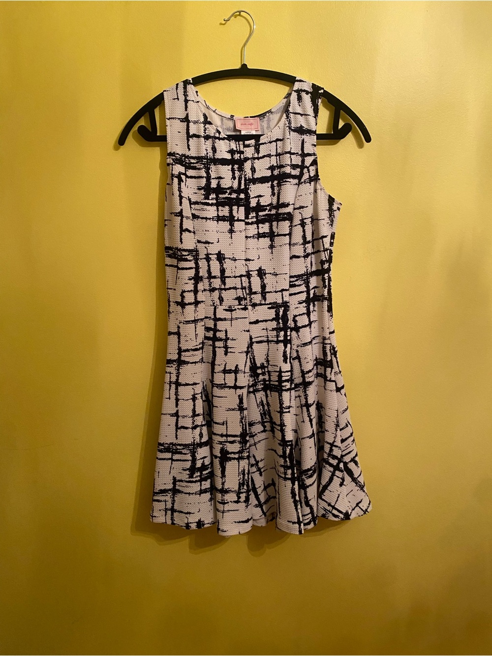 love ady dress Large black white wo-5208 midi fit and flare Pattern Geo NWT